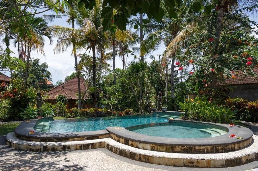 White House Hotel Ubud  Exterior photo
