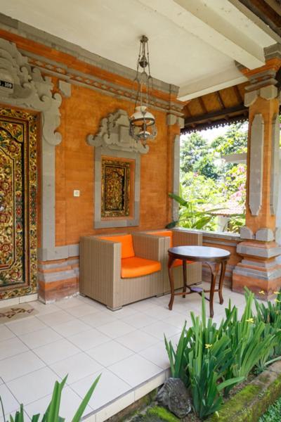 White House Hotel Ubud  Exterior photo