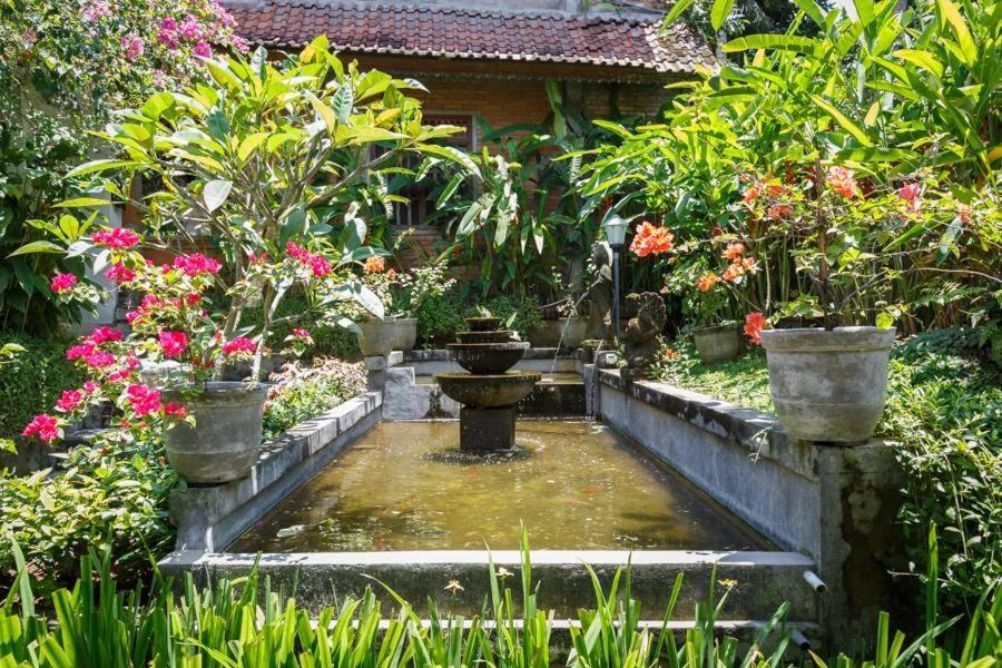 White House Hotel Ubud  Exterior photo