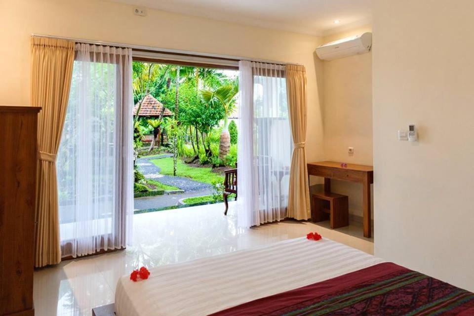 White House Hotel Ubud  Exterior photo